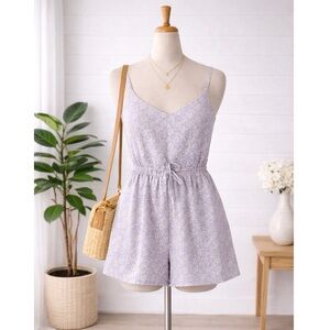 🎅 3/$15 SALE Hollister Purple Floral Tie Front Camisole Romper - Small